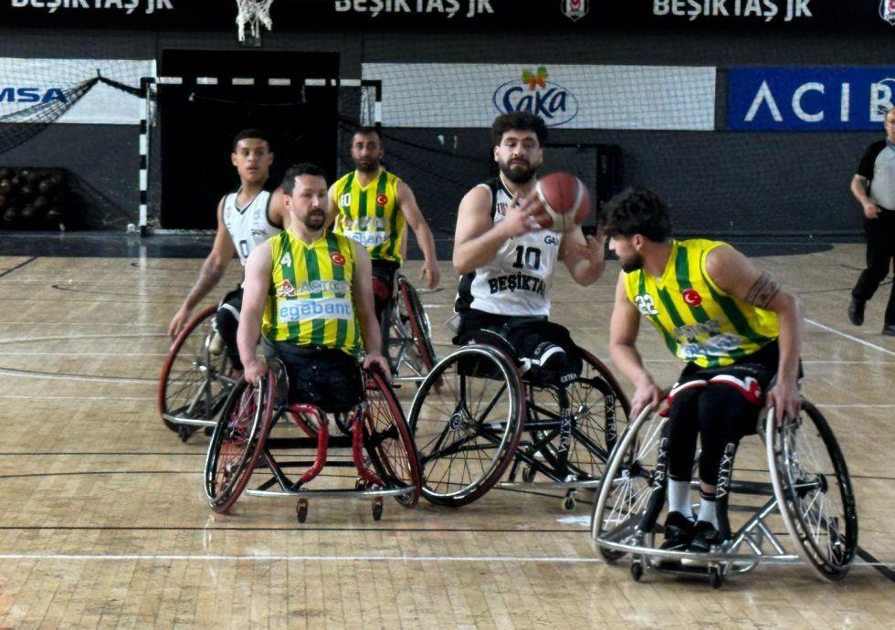 Beşiktaş, evinde farka koştu!