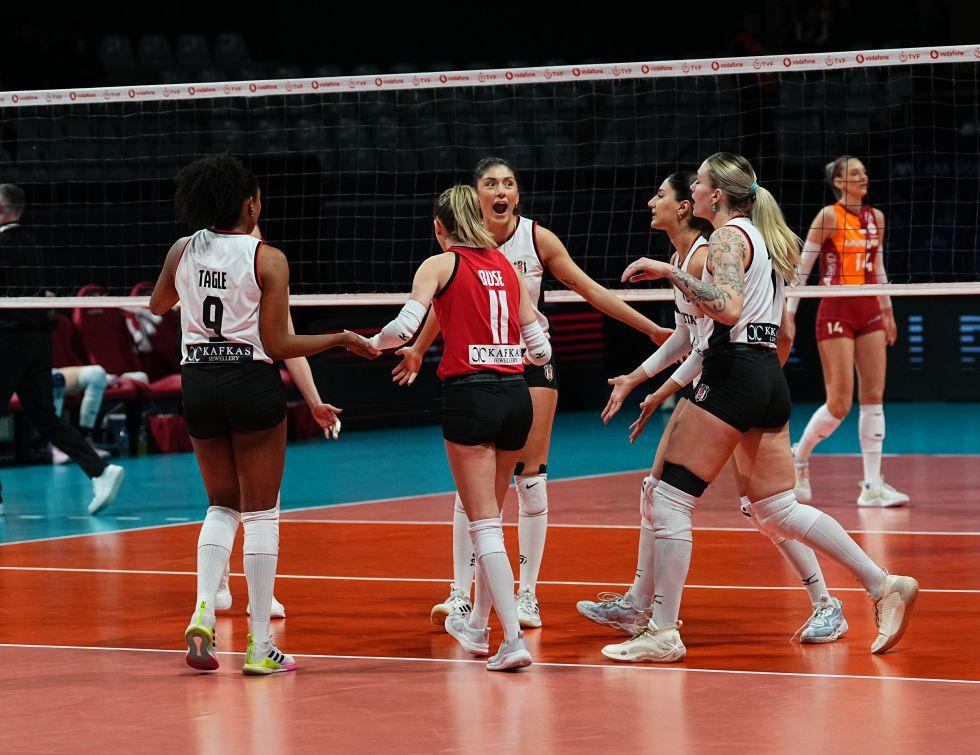 Beşiktaş, derbide mağlup!