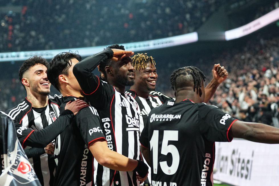 Beşiktaş, evinde Göztepe'ye acımadı!