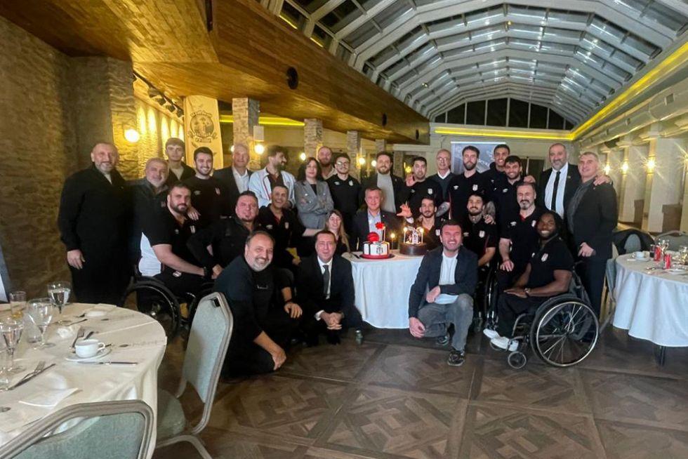 Beşiktaş Tekerlekli Sandalye Basketbol Takımı, Siyah-Beyaz Miras Platformu’nun iftar yemeğine katıldı!