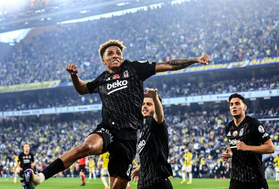 Beşiktaş, Kadıköy’de Fenerbahçe’ye acımadı! 1 attı 3 aldı!