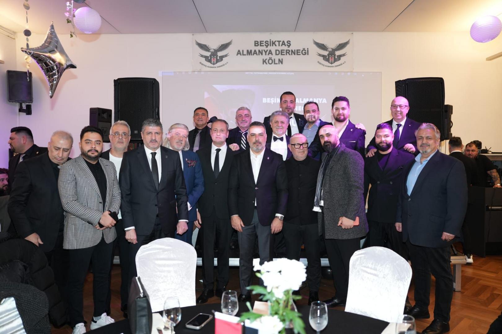 Beşiktaş JK Yönetim Kurulu Üyeleri'nden anlamlı ziyaret!