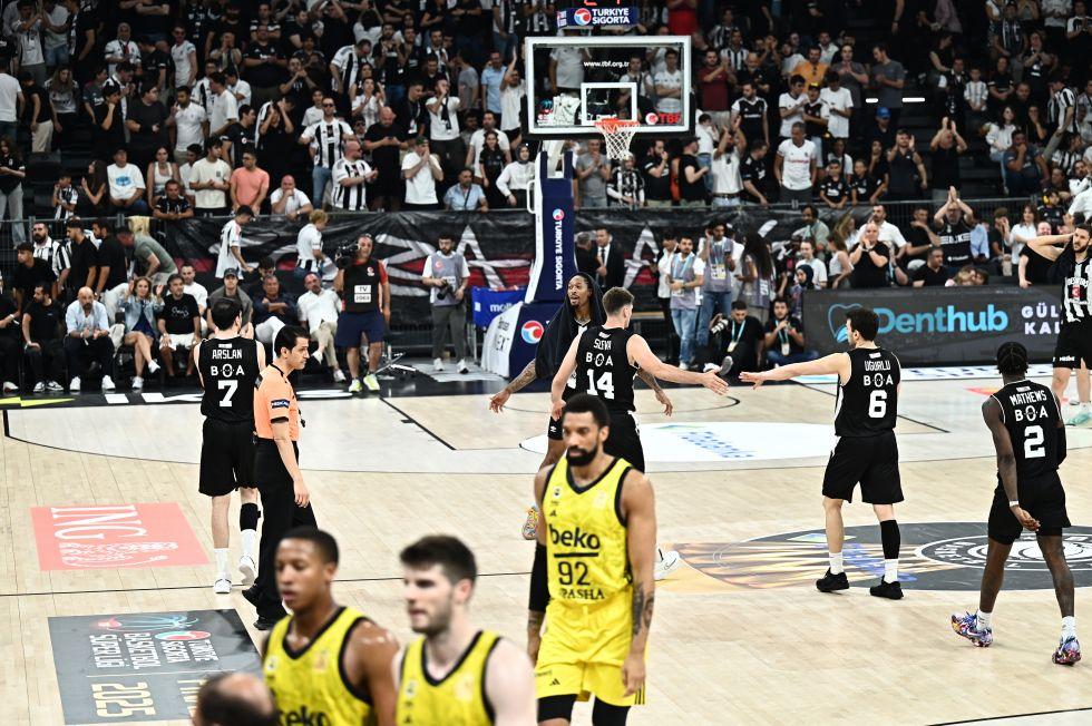Beşiktaş, Fenerbahçe’ye büyüğün kim olduğunu yine hatırlattı!