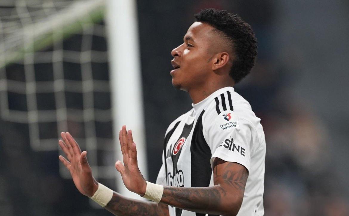 Keny Arroyo, Brezilya ekibine transfer oldu!