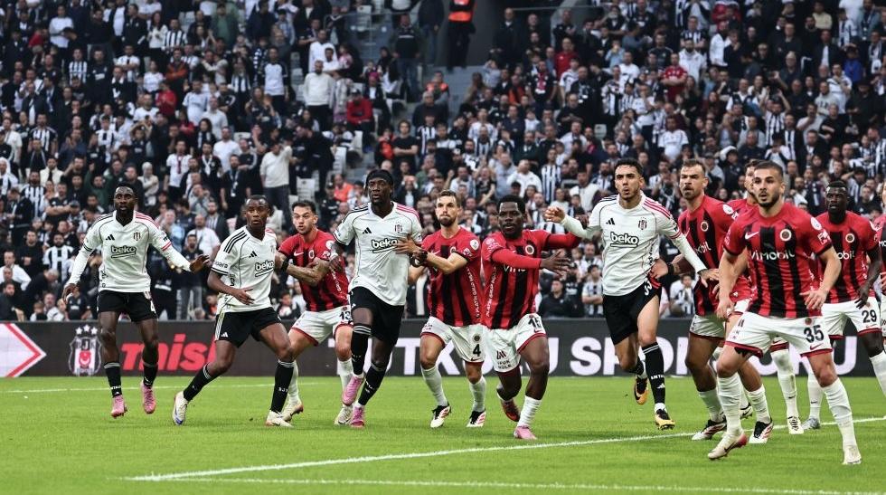 Kartal, evinde mağlup!